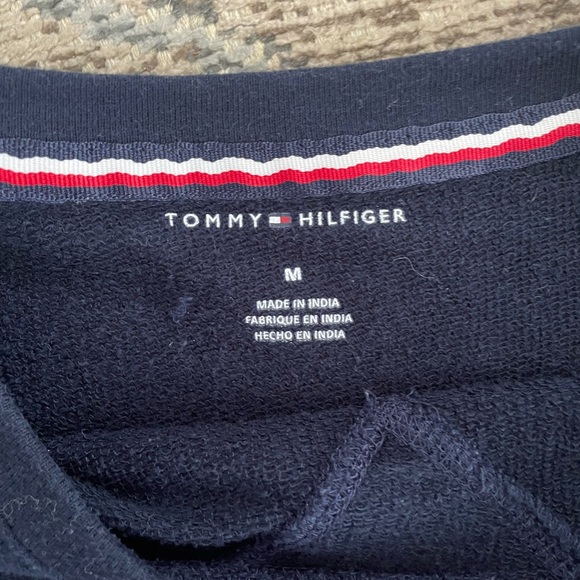 Tommy Hilfiger Crewneck || size M - Picture 3 of 3